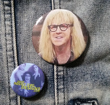 Garth pin back button