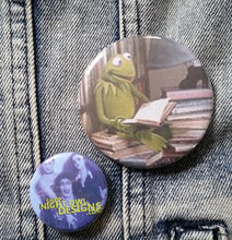 Kermie and Pig Reading pin back button