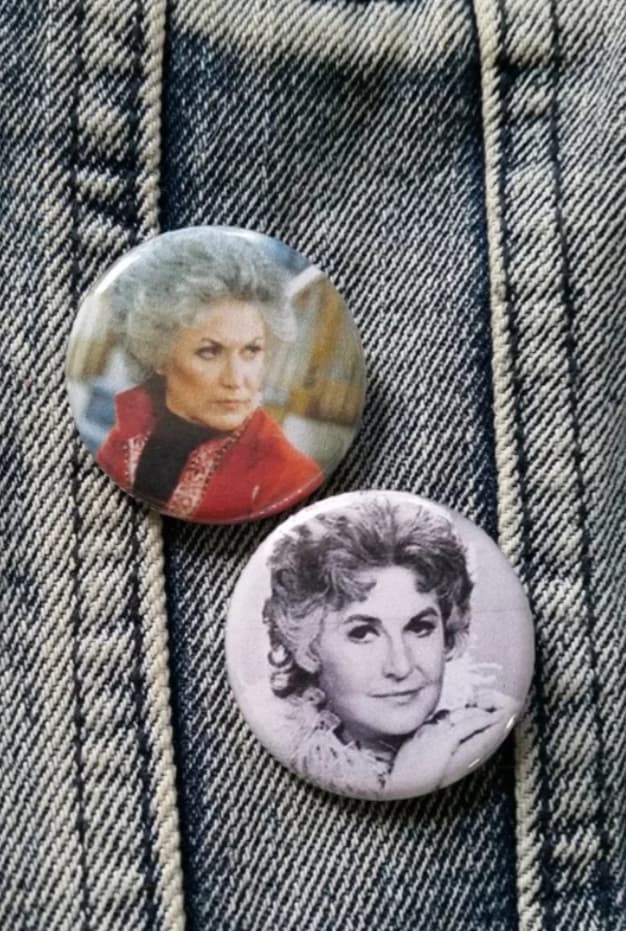 Maude pin back button