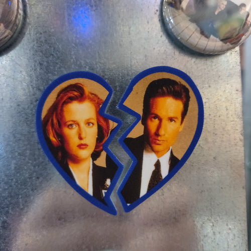 Mulder + Scully Broken Heart MAGNET SET
