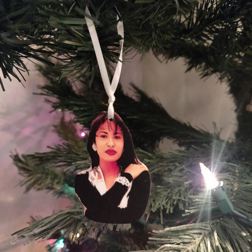 Como La Flor Ornament